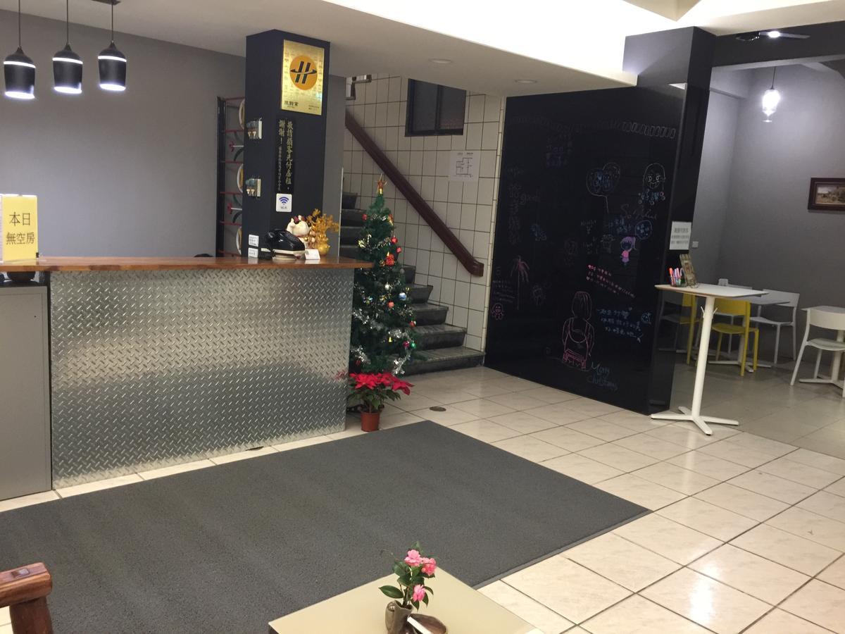 Zhu Feng Hotel Zhunan Bagian luar foto