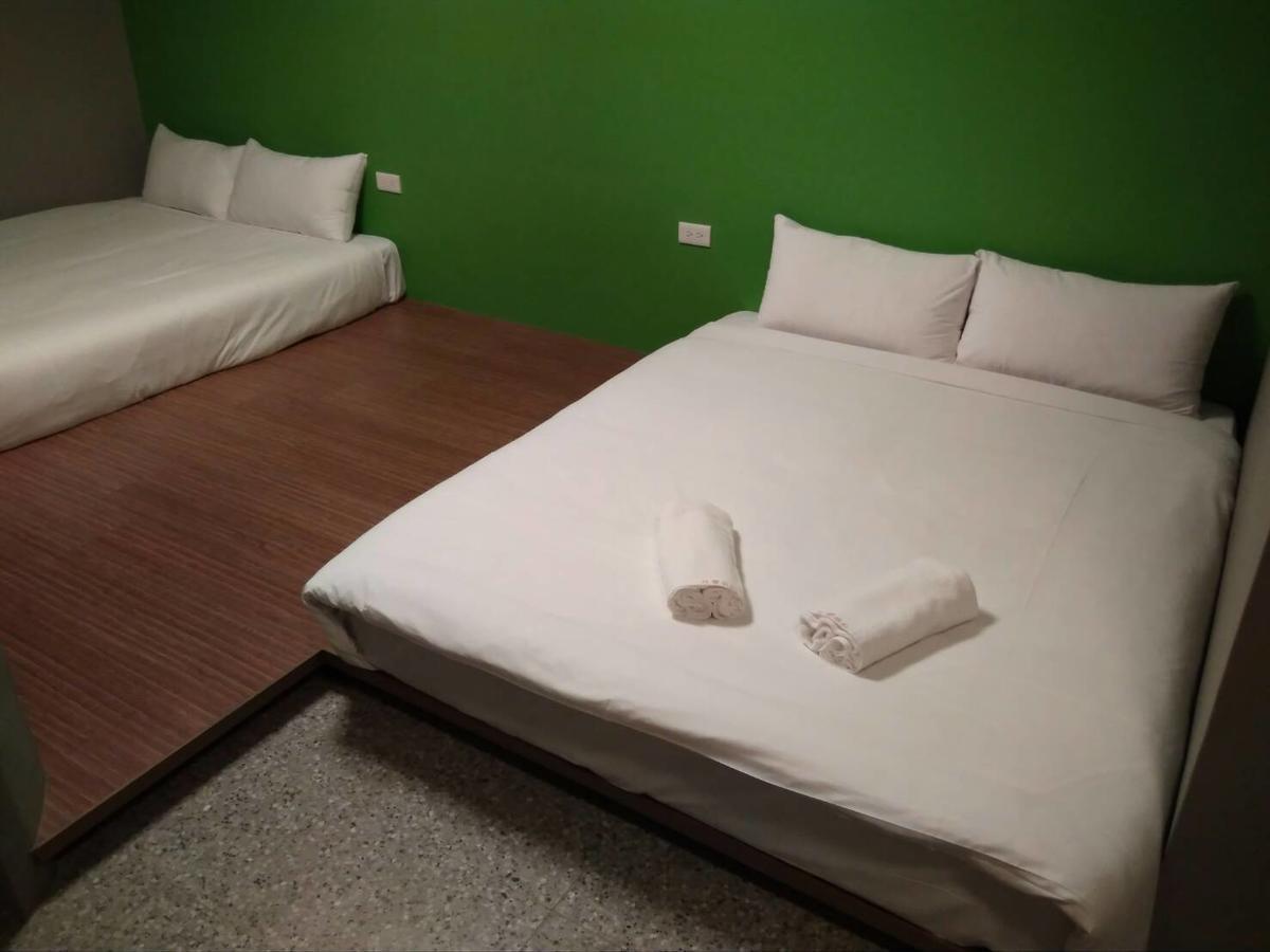 Zhu Feng Hotel Zhunan Bagian luar foto