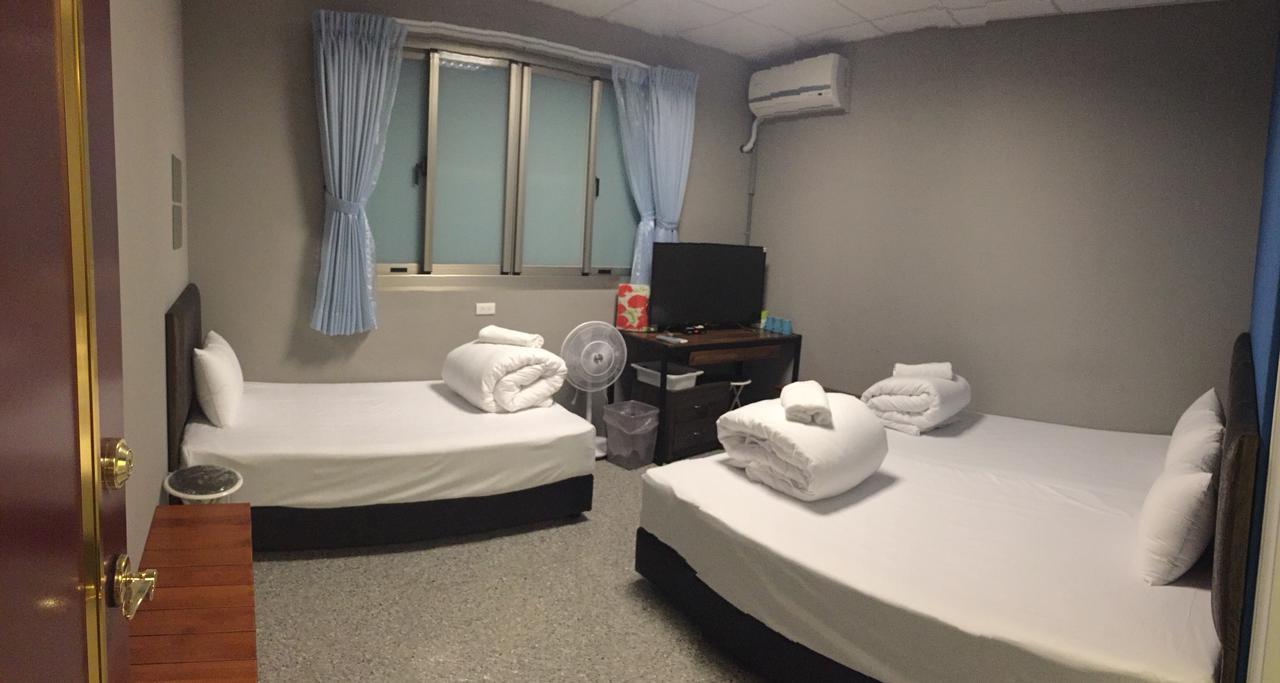 Zhu Feng Hotel Zhunan Bagian luar foto